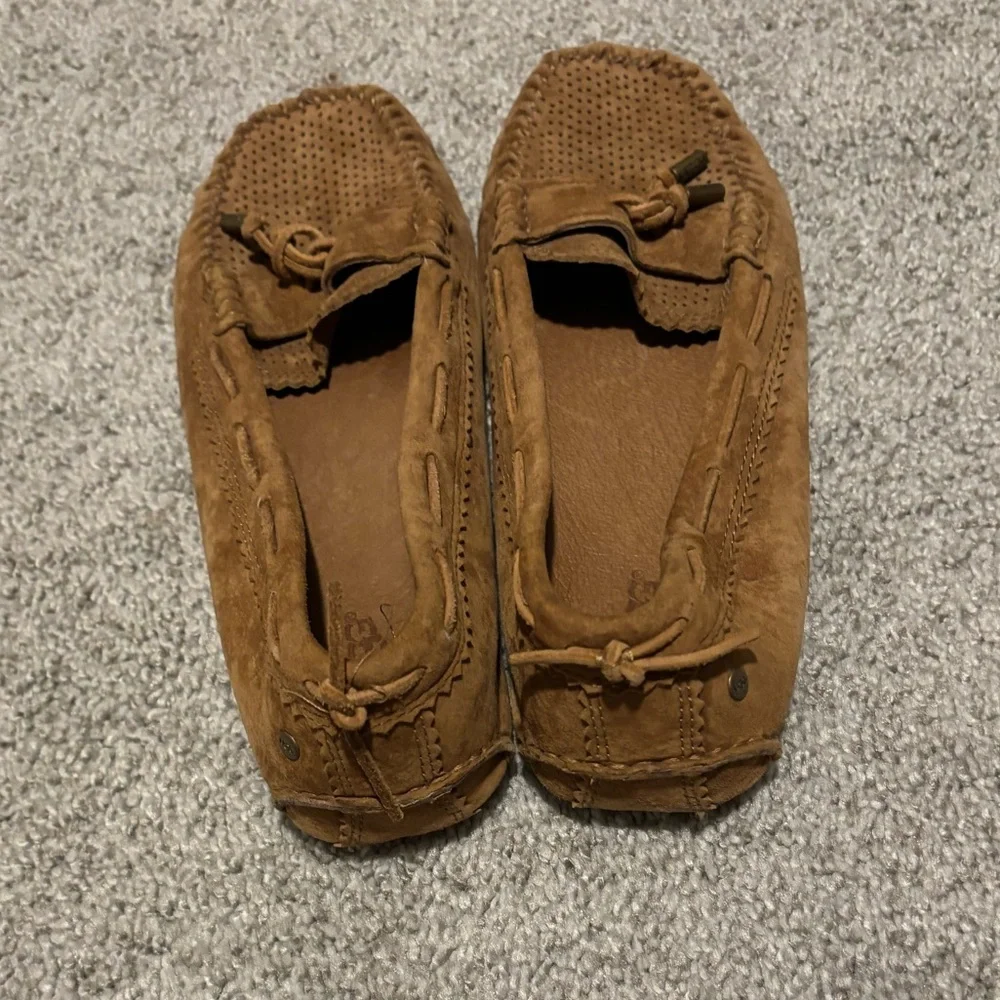 UGG Women's Chestnut Suede Moccasin Loafers Size 6.5 - Picture 2 of 10